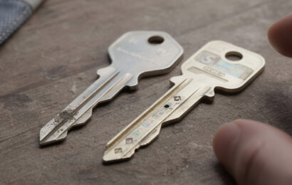 découvrez les principales différences entre une clé normale et une clé à reproduction interdite, leurs usages, niveaux de sécurité et conseils pour bien choisir votre système de protection.